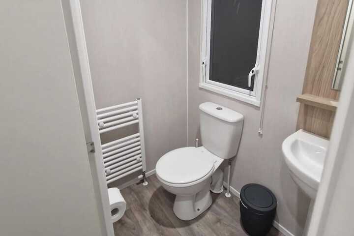 Room 7 of 11