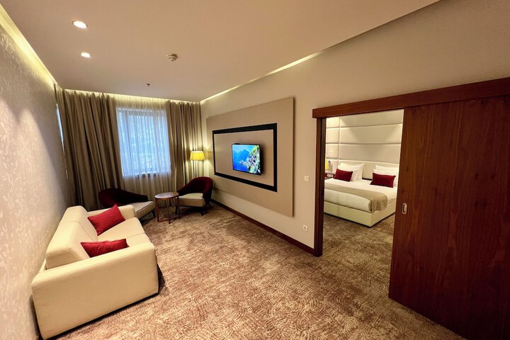 Room 37 of 146