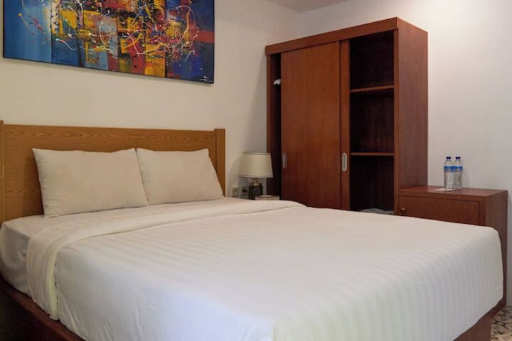 Room 2 of 30