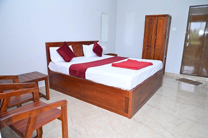 Room 3 of 51