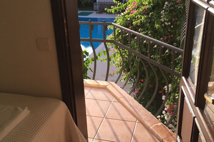 Terrace/Patio 8 of 36