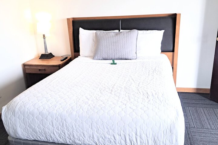 Executive 2 Double Beds (25 of 25)