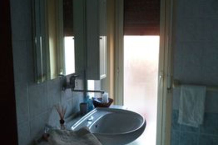 Room 5 of 52