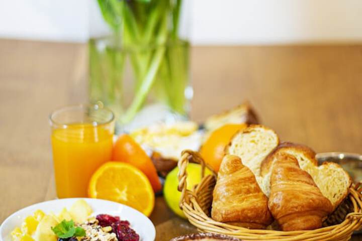 Breakfast/Coffee Service 56 of 61