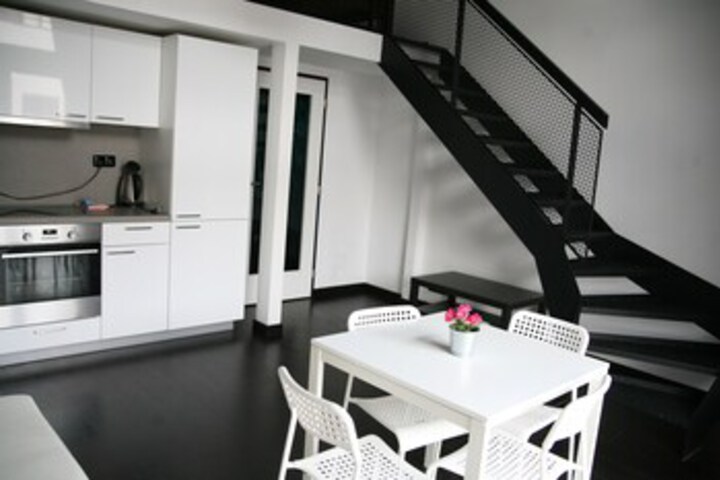 Room 73 of 275