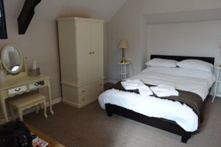 Room 32 of 34
