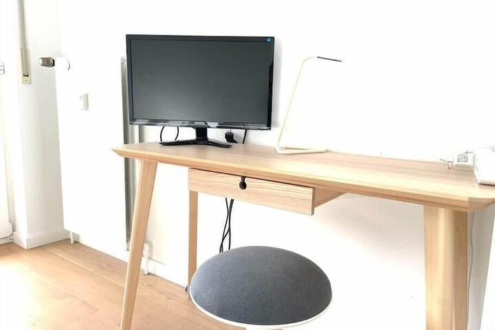 Room 2 of 25
