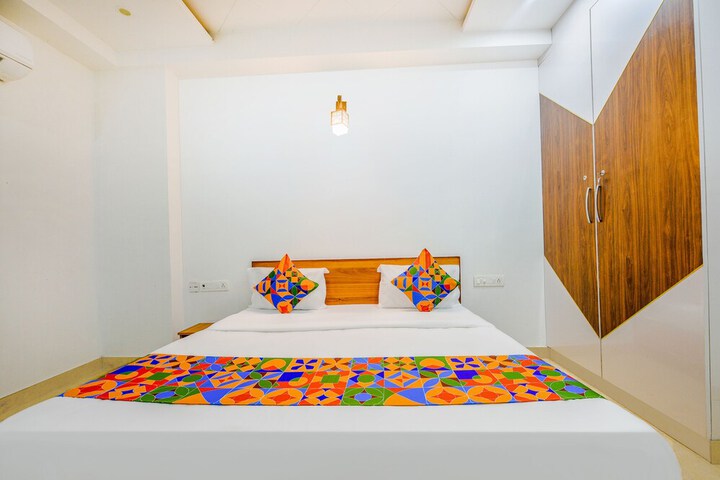 Room 12 of 22