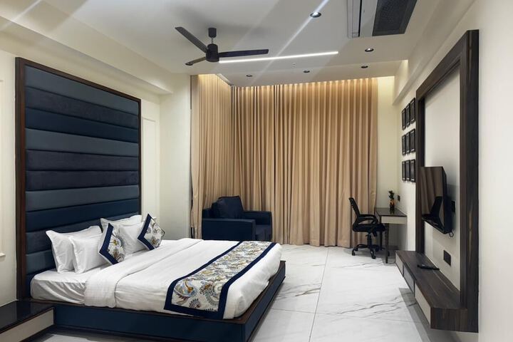 Room 9 of 26