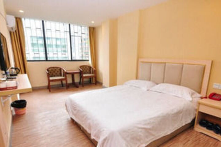 Room 8 of 10