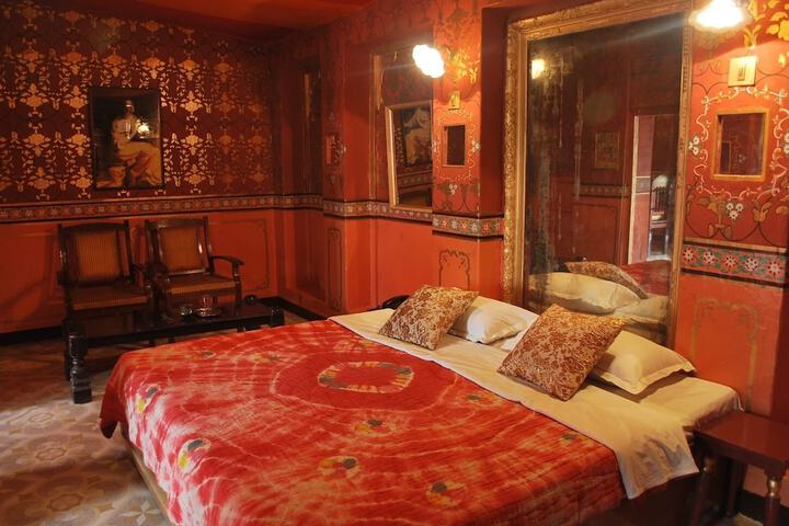Room 10 of 25