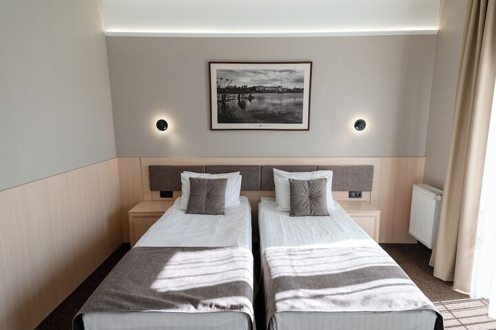Room 47 of 102