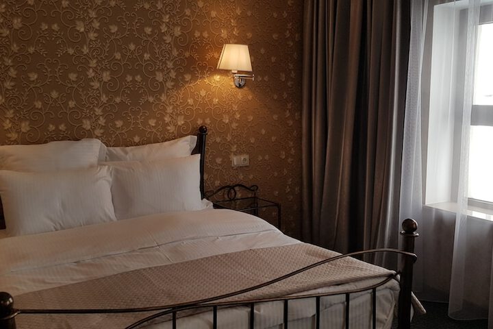 Room 14 of 101