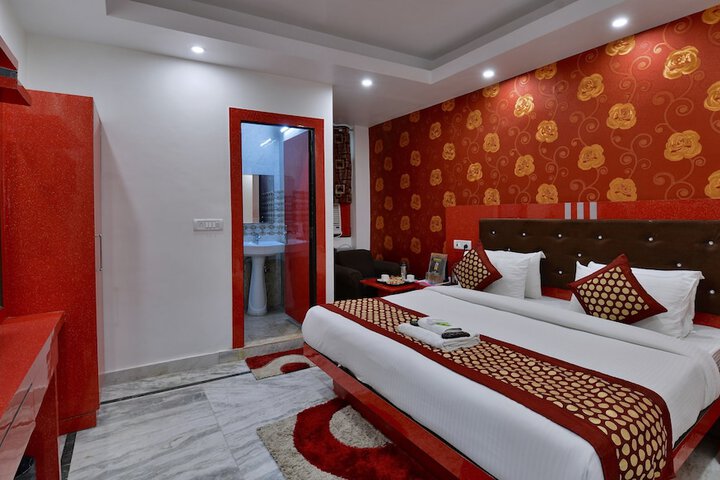 Room 18 of 102