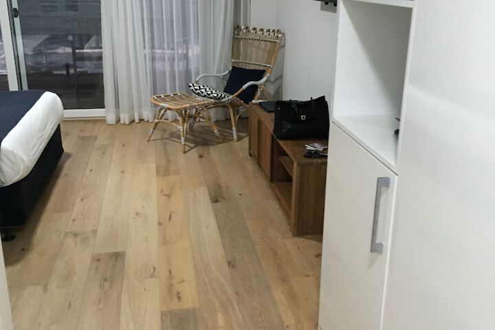 Room 10 of 72
