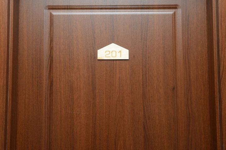 Room 6 of 48