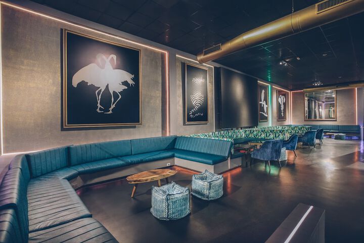 Lounge 51 of 66