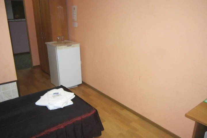 Room 5 of 13