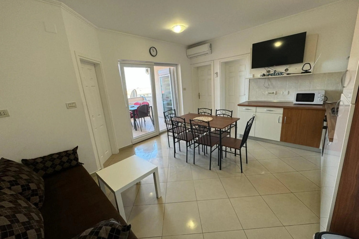 Room 2 of 9