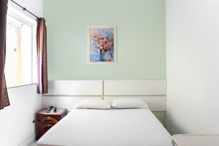 Room 3 of 34