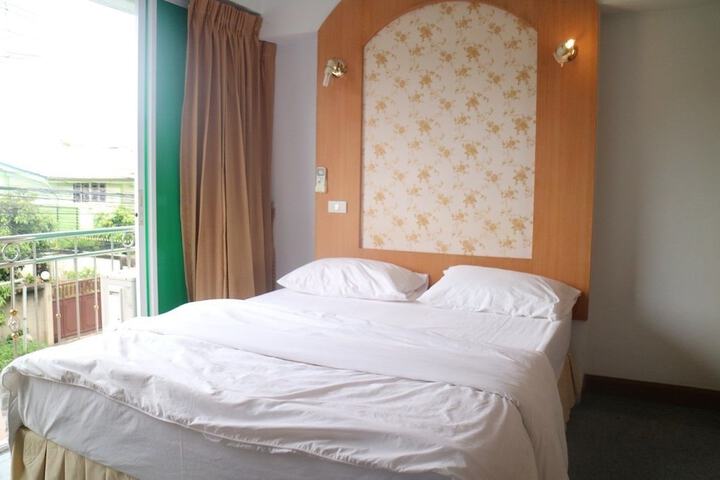 Room 5 of 14