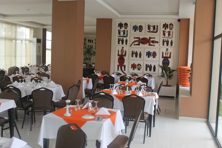 Dining Photos