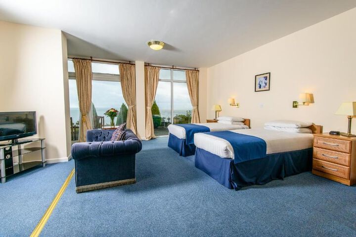 Room 7 of 18