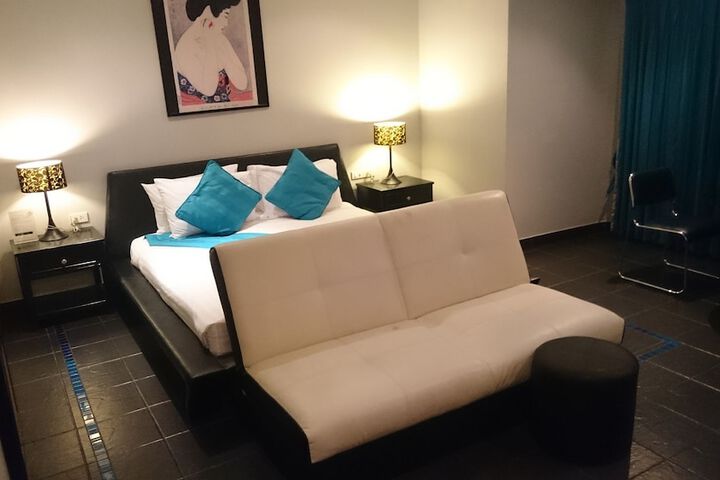 Room 18 of 116