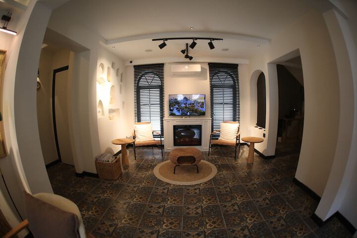 Hotel Interior 4 of 37