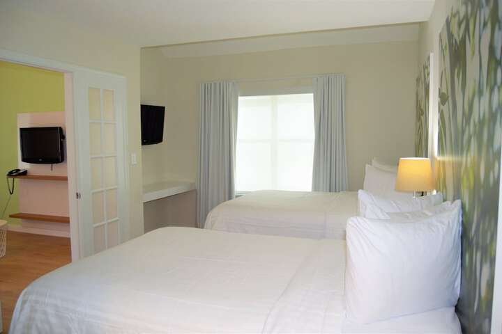King Studio Suite (2 of 14)