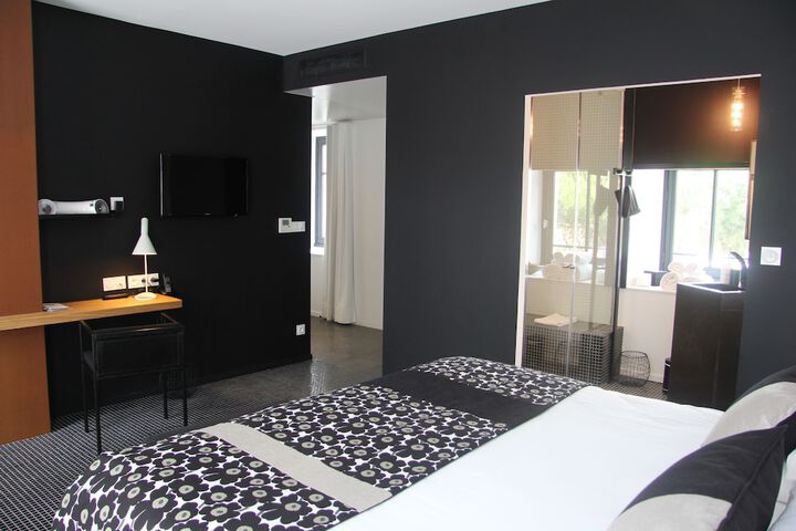 Room 8 of 101