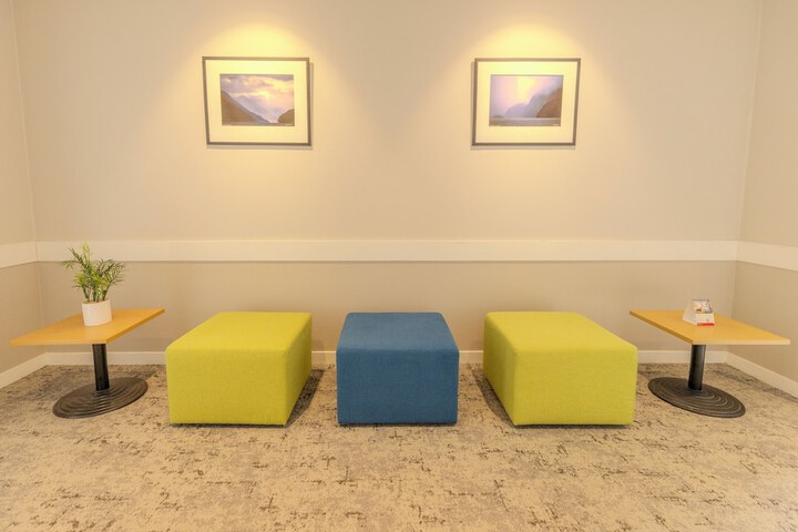 Lounge 73 of 91