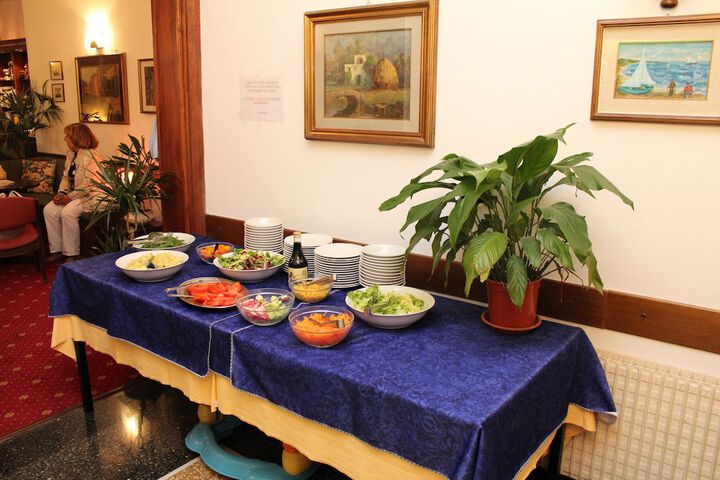 Breakfast/Coffee Service 13 of 19
