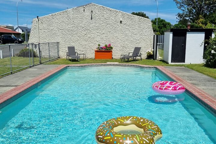 Pool 42 of 62