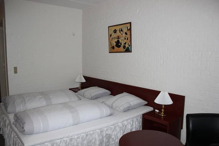 Room 3 of 22