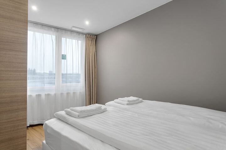 Room 12 of 96