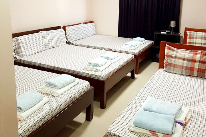 Room 4 of 7