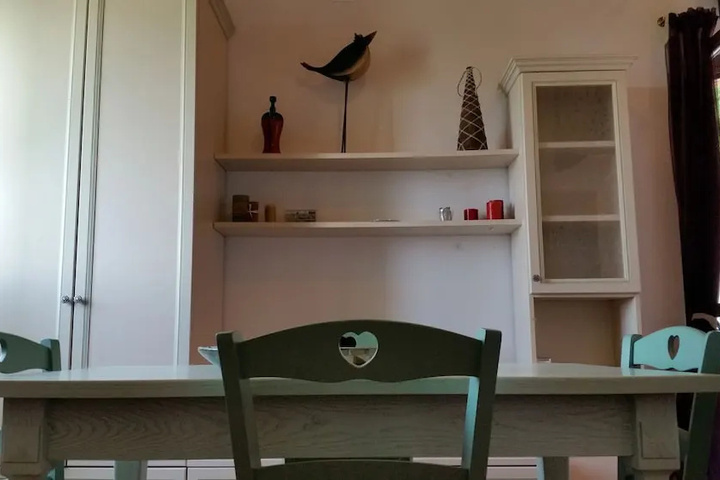 Room 4 of 13