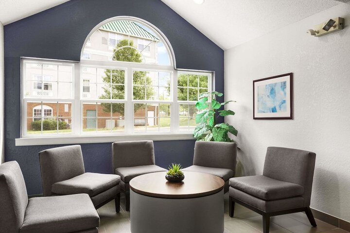 Business Center 15 of 16