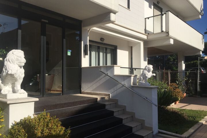 Hotel Exterior 46 of 49