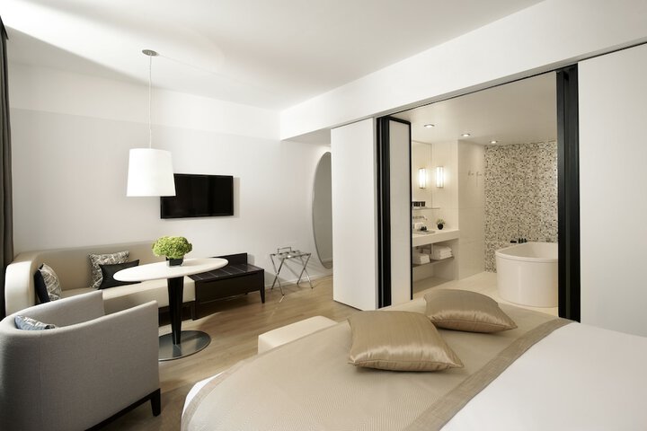 Room 29 of 87