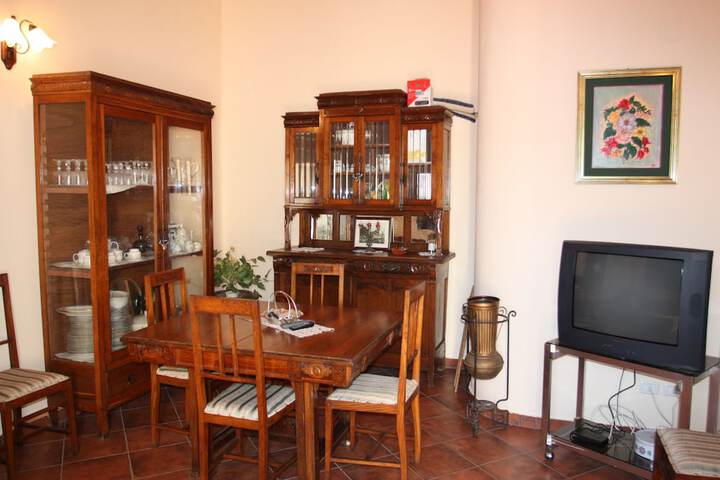 Room 8 of 65