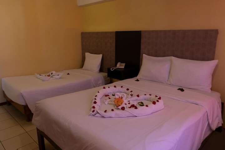 Room 8 of 28