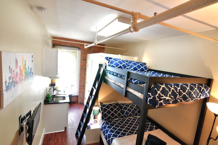 Room 44 of 214