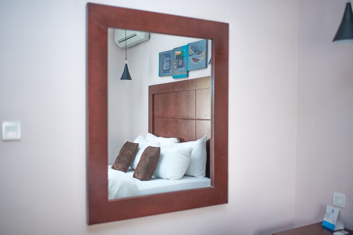 Room 6 of 44