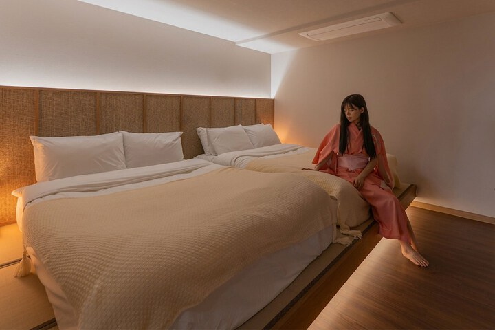 Room 76 of 155