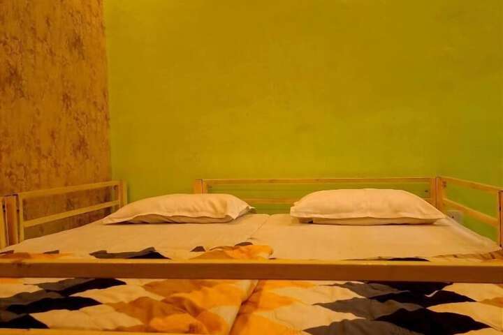 Room 2 of 11
