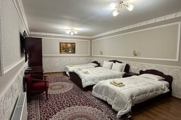 Room 11 of 20