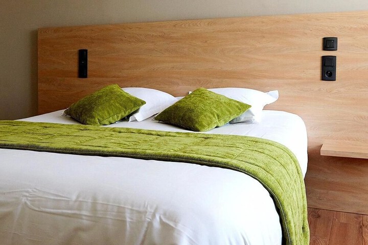 Room 2 of 26