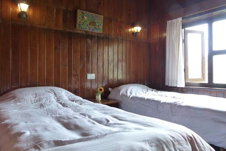 Room 3 of 44